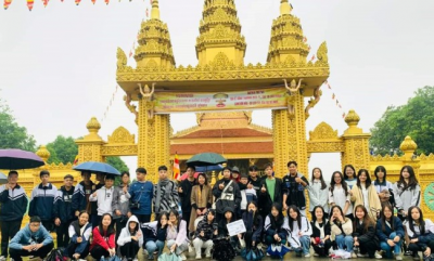 Học sinh trường bài tiến lên miên nam
 tham gia hoạt động trải nghiệm và thăm quan tại Làng Văn hóa các dân tộc Việt Nam, khu du lịch Đảo Ngọc Xanh.